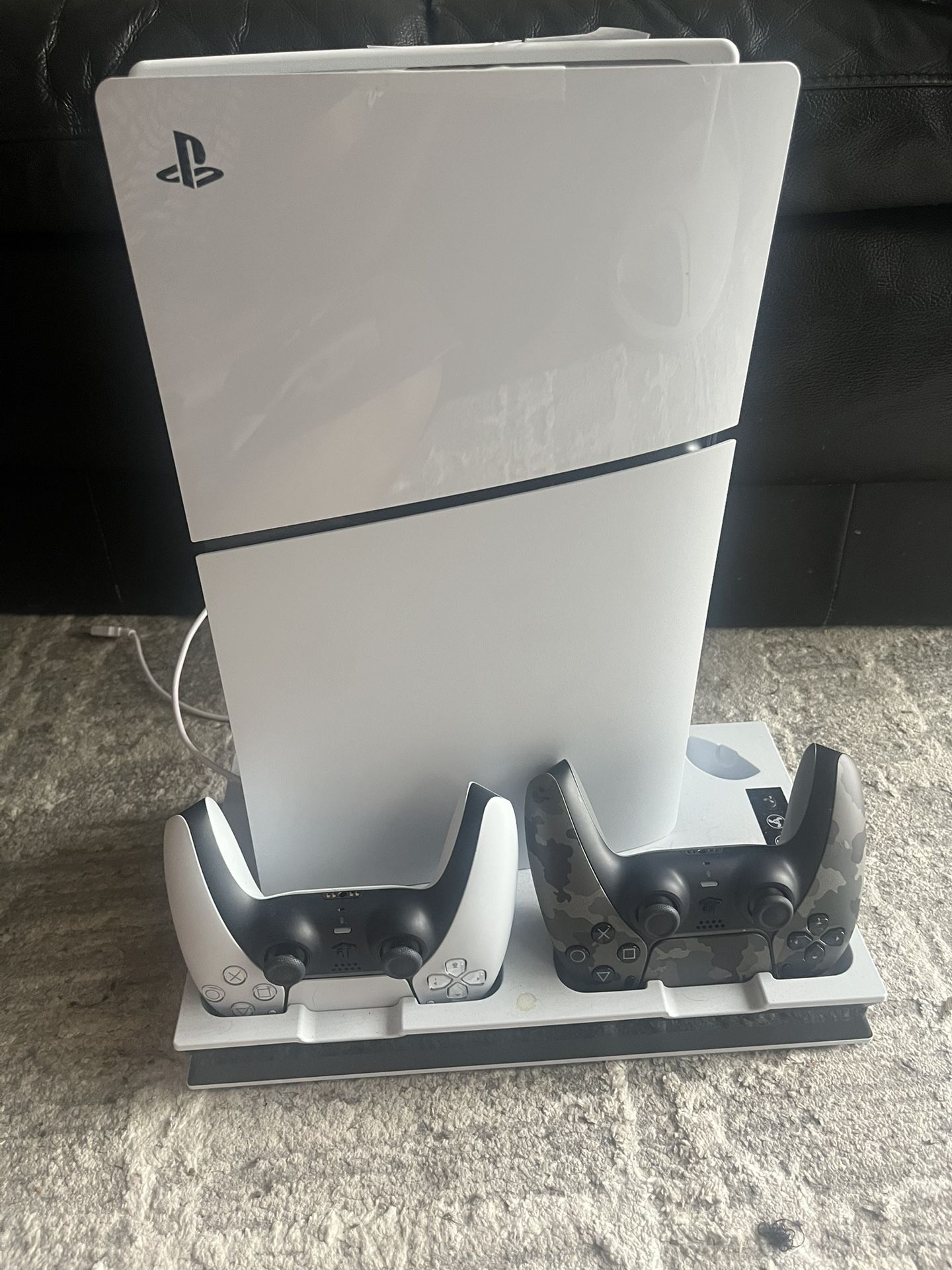 PlayStation 5 Slim 3TB, 2 Controllers, 5 Games