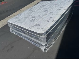Queen Mattress and Box Spring New!