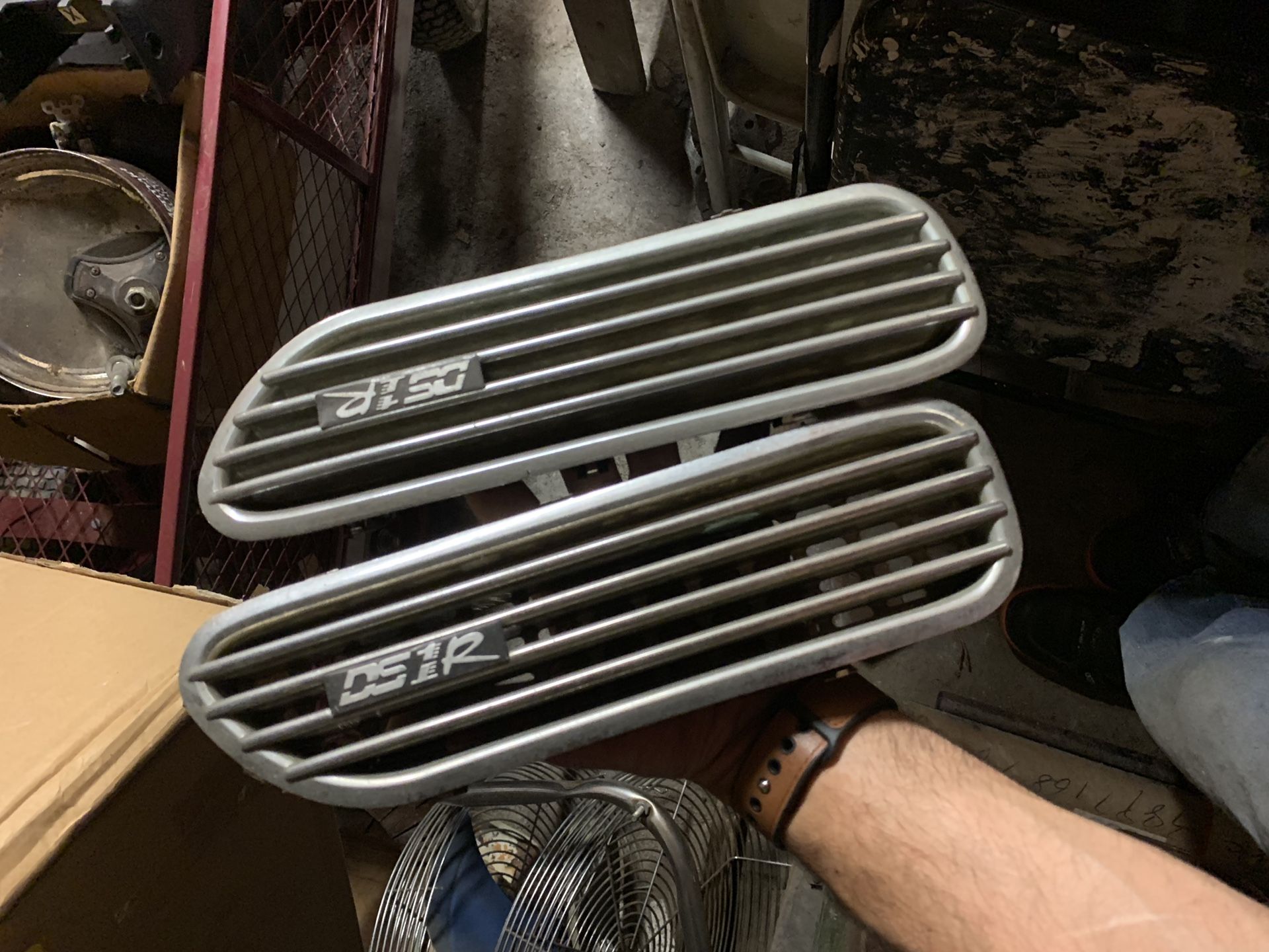 Fender inserts universal
