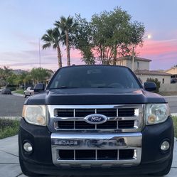 10 Ford Escape V6 Limited 4wheel Drive( Chevy,honda, GMC, SUV, Toyota)