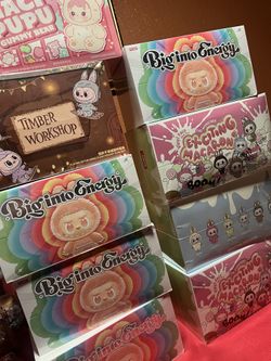 Labubus Big Into Energy & The Monsters Exciting Macaron 