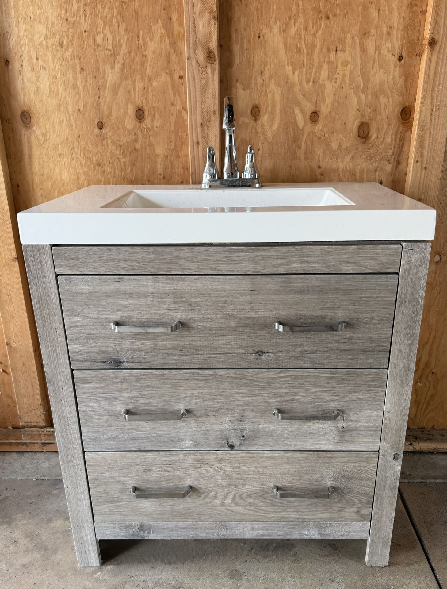 Glacier Bay Woodbrook 31 in. Single Sink White Washed Oak Bath Vanity with White Cultured Marble Top (Assembled) With Delta Faucet