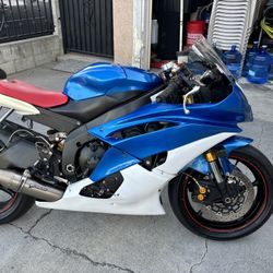 Yamaha R6 Motorcycle 