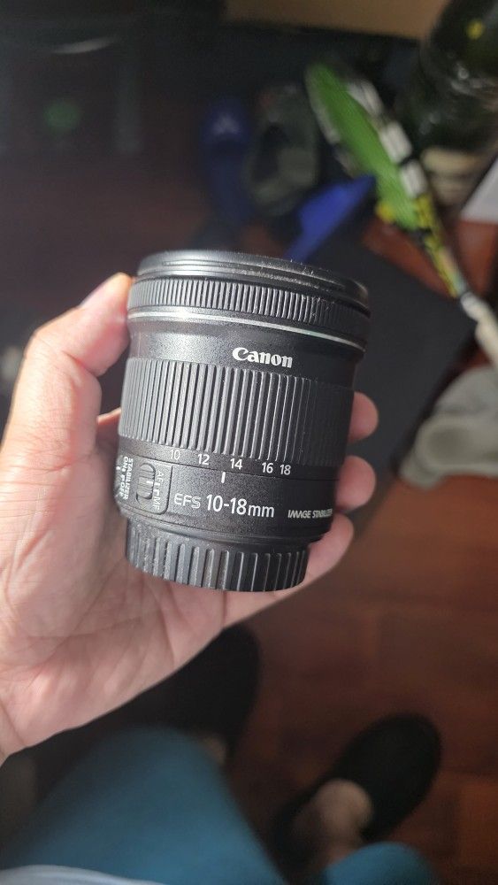 Canon Zoom Lens EF-S 10-18 mm F/4.5-5.6  IS STM