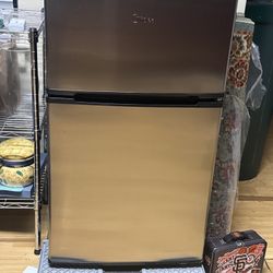 Mildea Mini Refrigerator 
