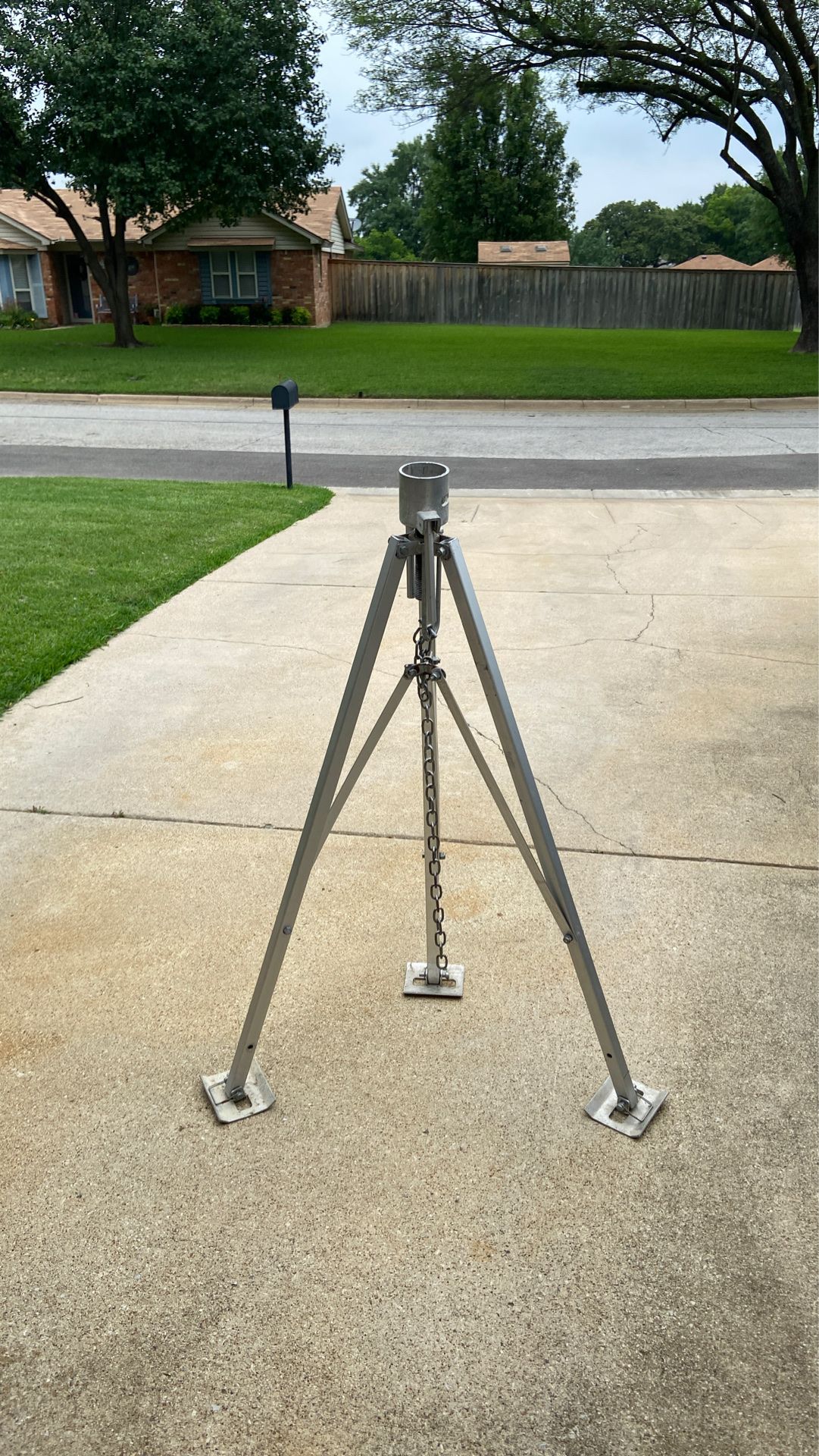 Front 5th wheel camper stabilizer stand