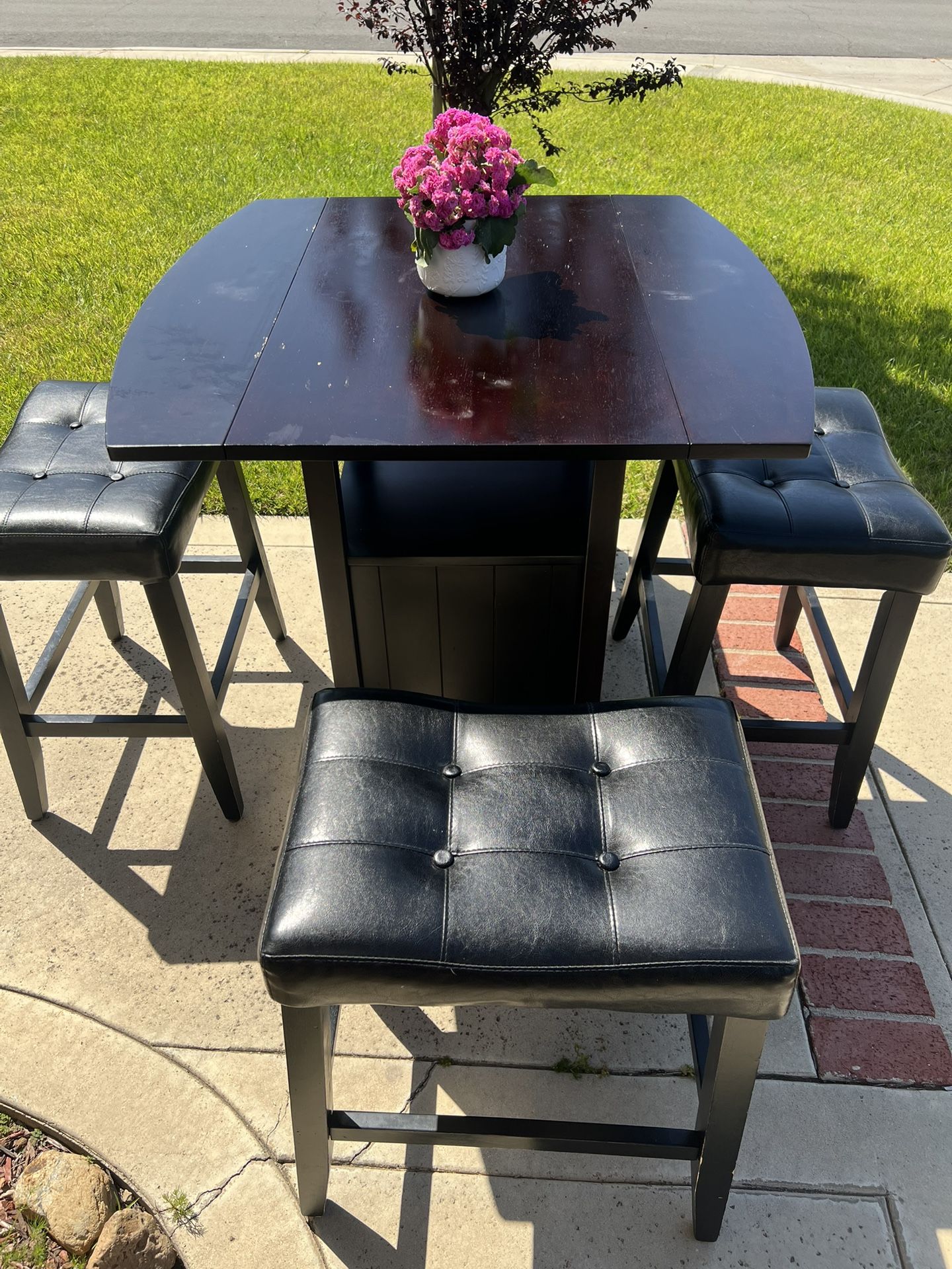 Dark Brown Dropleaf Table & Leather Stools