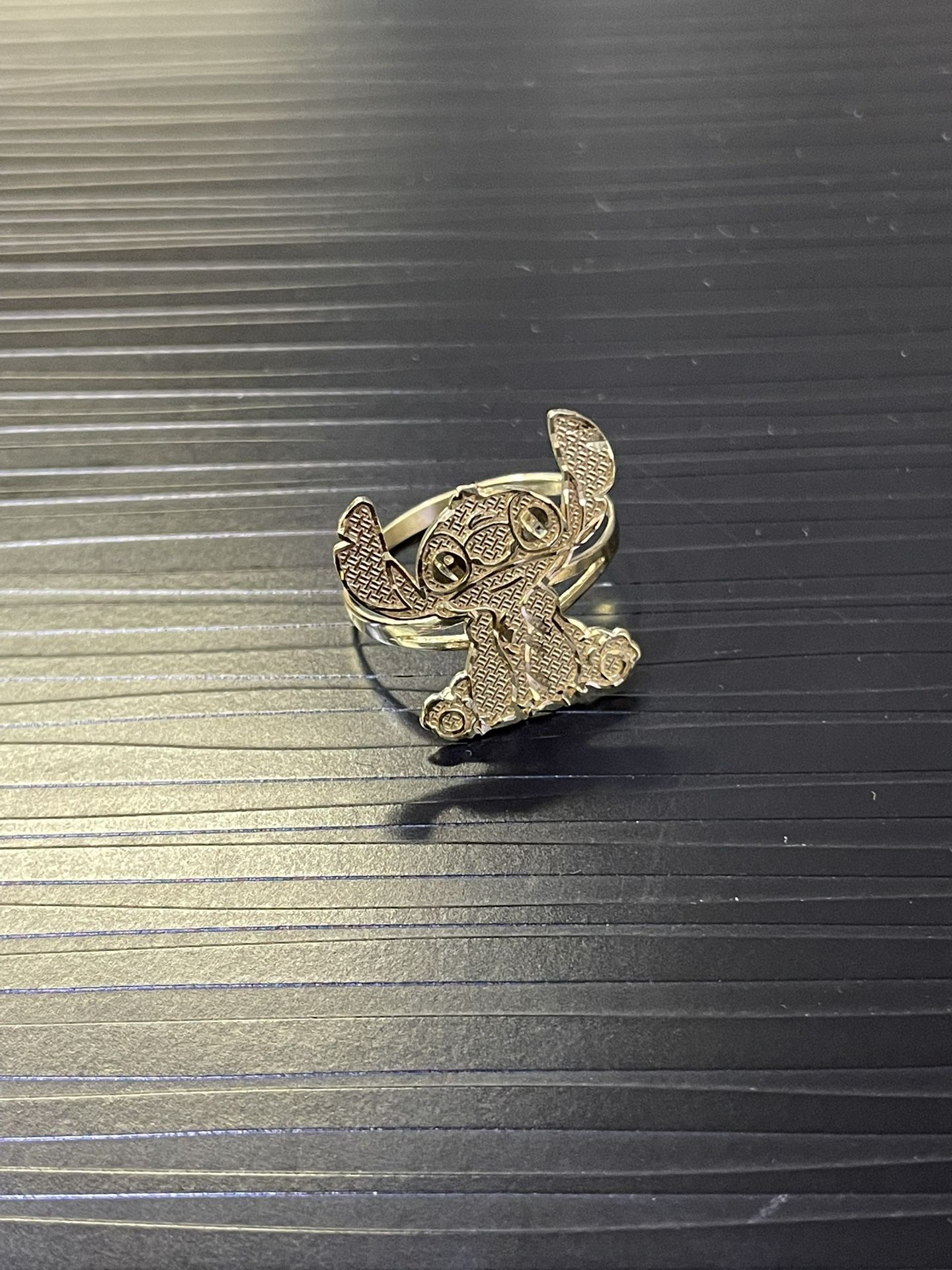 10K Stitch Ring 🔥