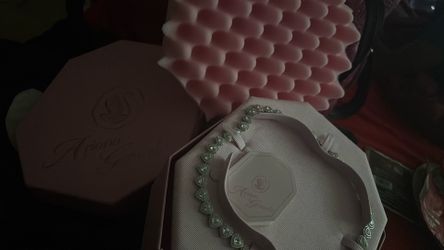 Ariana Grande -Swarovski