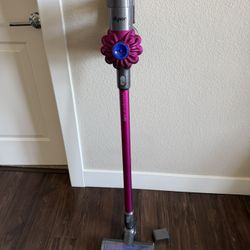 Vacuum Dyson V6 