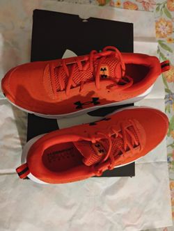 Under Armour UA Charged Assert 10 Mens Shoes Size 9.5