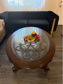Coffee table￼
