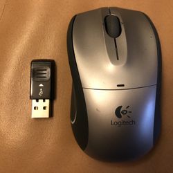 Battery Mouse, Integrated USB Stick