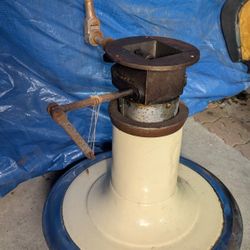 Antique barber chair base/ Base Para Silla Barberia