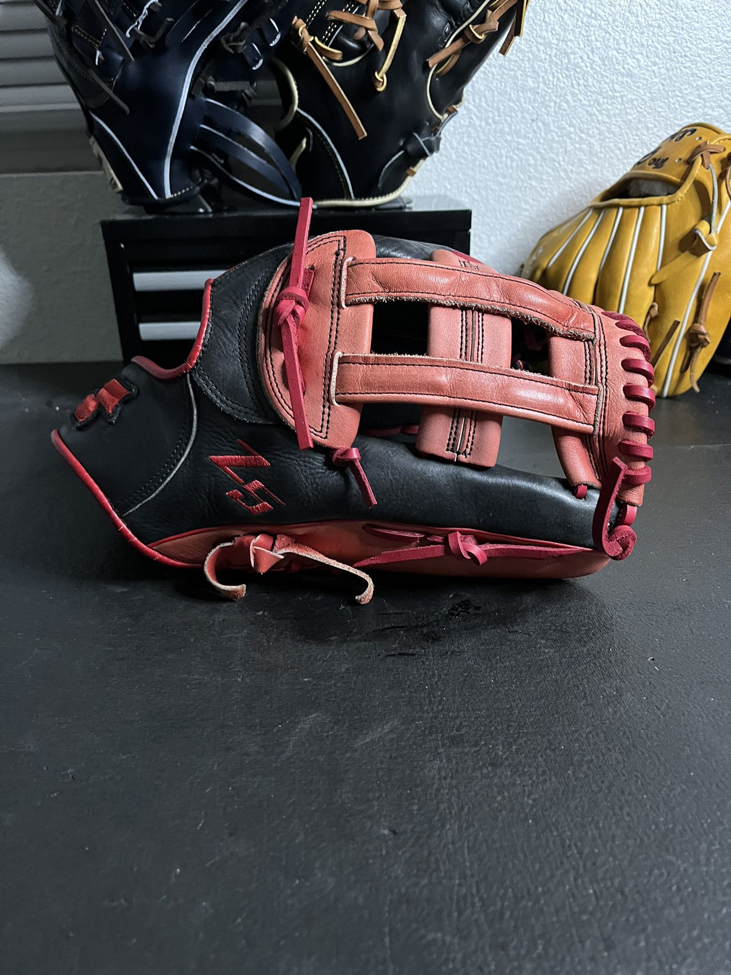 SSK Baseball Glove