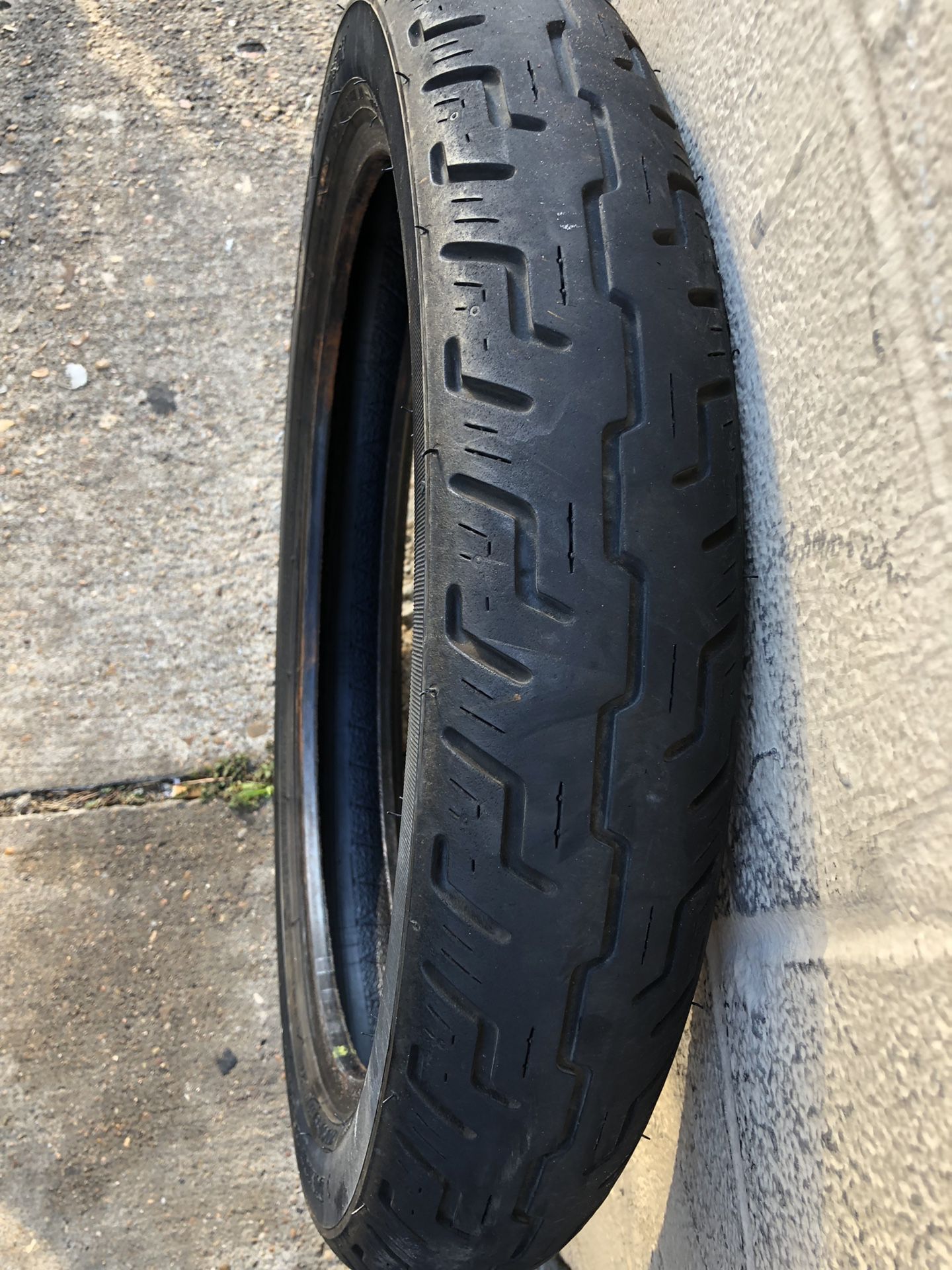 100/90/19 Dunlop front Motorcycle tire