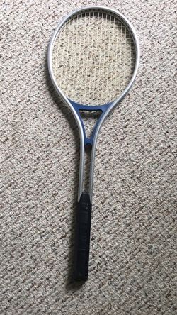 Tennis racquet
