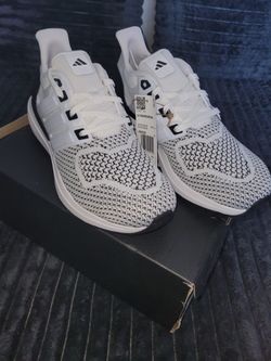 Mens Adidas size 7.5