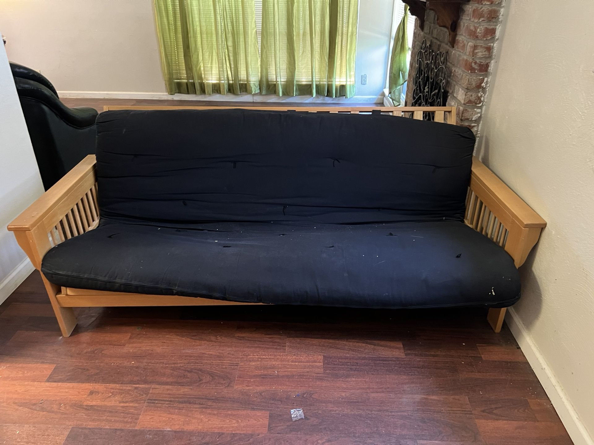 Futon, 82’