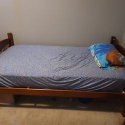 Children's Twin Bed With Wooden Bed Frame