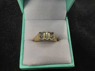 Men's Ring - Yellow Gold 10k (.417) 4.4 grams Size 8