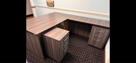 Beautiful desk like new condition