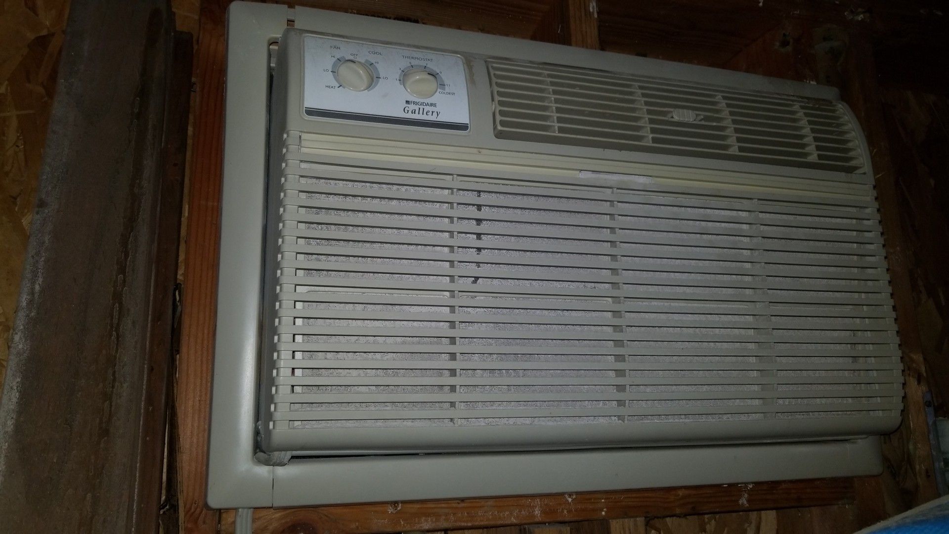 Frigidaire gallery wall or window mount air conditioner and heater