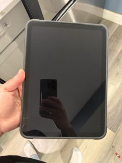 Ipad 10th gen for parts