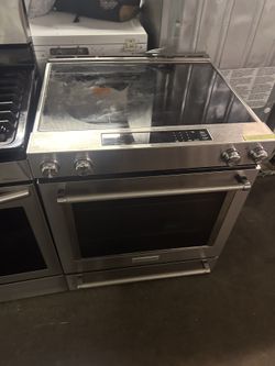 KitchenAid Electric Stove W/ Convention Oven 