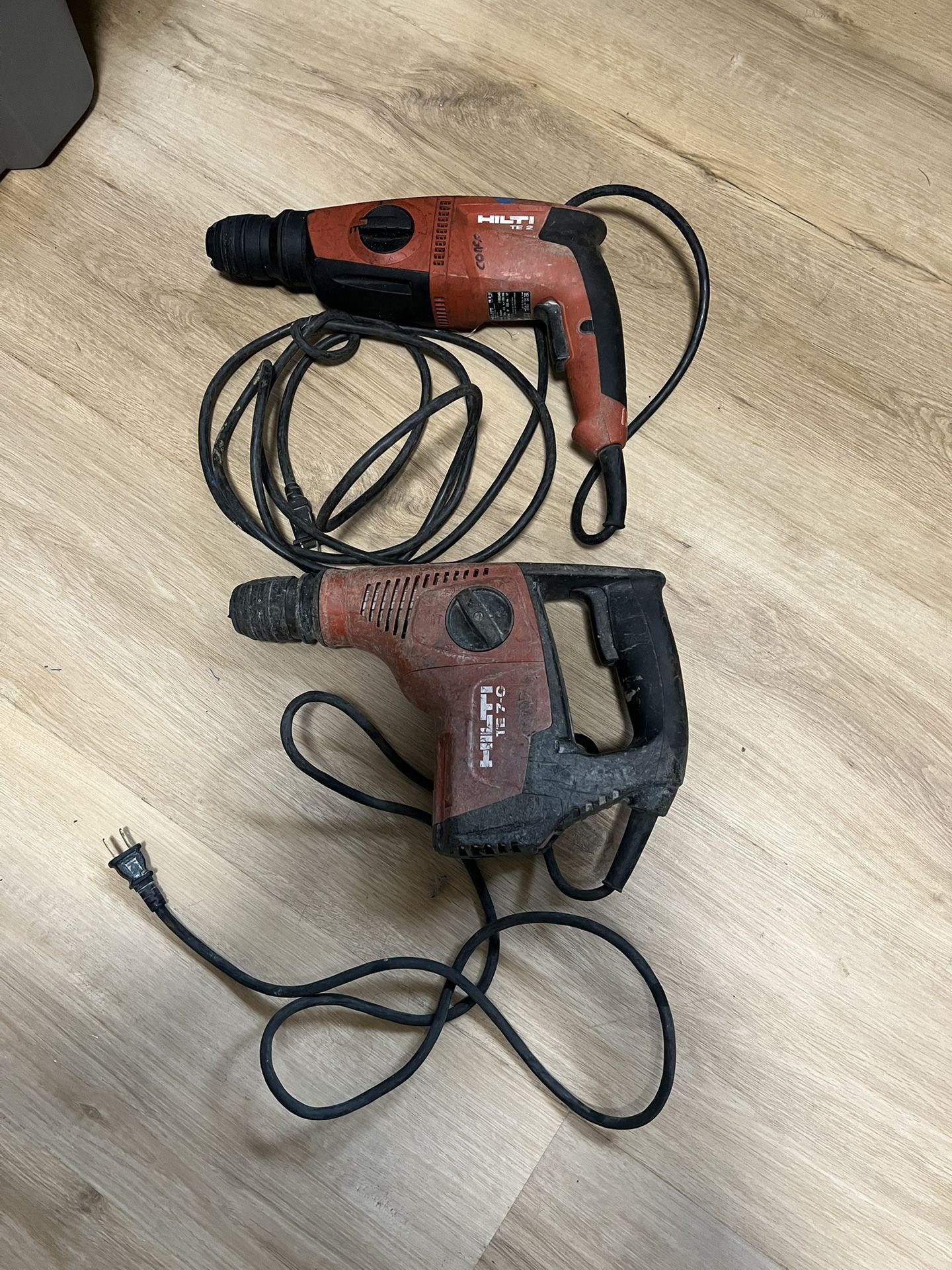 2 HILTI tools 