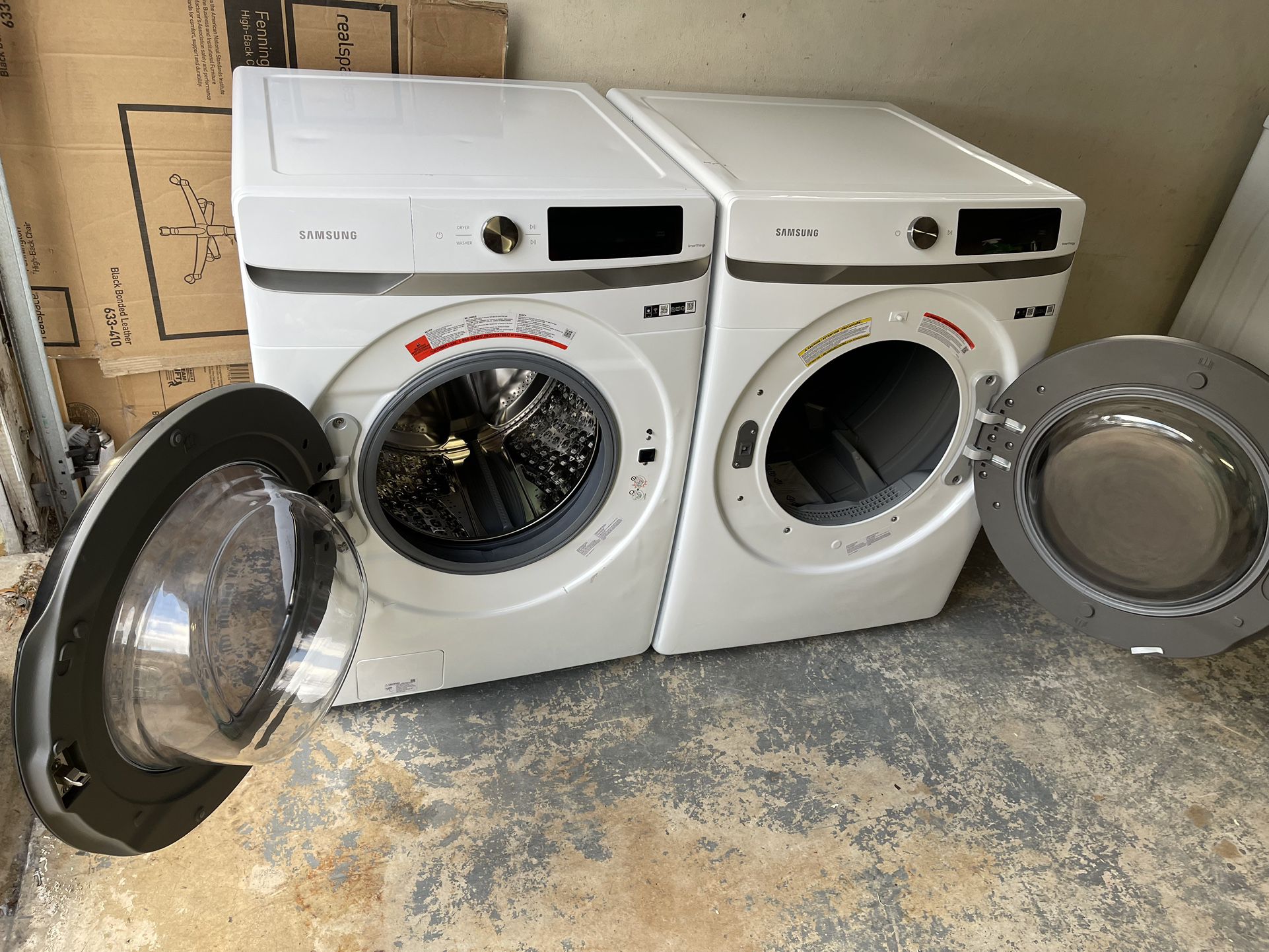 New Open Box Samsung Washer And Dryer 27” Scratch And Dents In Good Working Conditions 