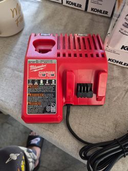 Milwaukee dual charger M12 M18