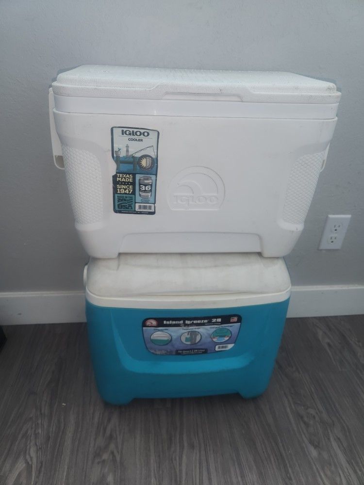 2 Ice Chests