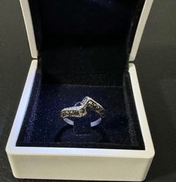 Vintage 925 sterling silver Marcasite ring size 6.5 In good condition