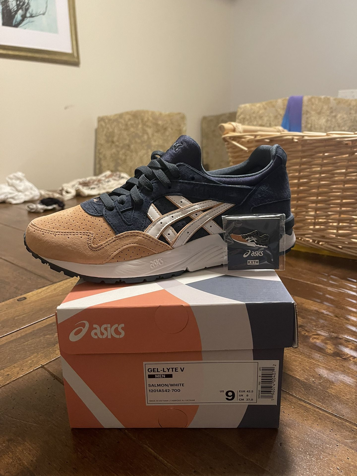 Size 9 Asics / Kith Gel-Lyte V Salmon Toe for Sale in West Palm Beach, FL -  OfferUp