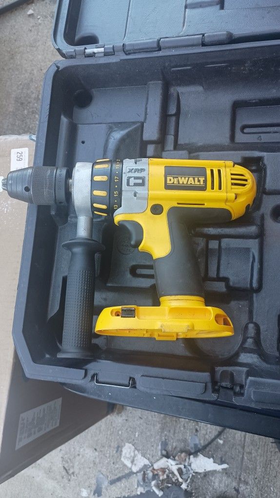 DeWalt 18v Hammer Drill and Saw Zaw