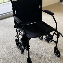 Lightweight Foldable Wheelchair – Excellent Condition