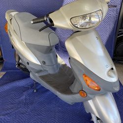 2006 Emax Sport Scooter with Lithium Ion Batteries $750