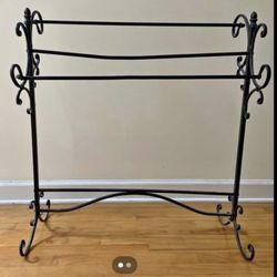  Iron Quilt and Towels Rack 