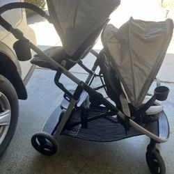 Graco Ready2Grow LX 2.0 Double Stroller Features Bench Seat and Standing Platform Options,