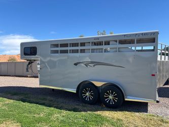 2025 TRAILS WEST ADVENTURE HORSE TRAILER. 3 HORSE SLANT