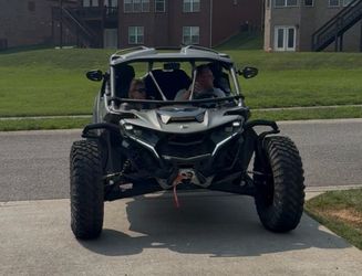Can-Am Maverick R XRC