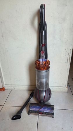 DYSON BALL VACCUM