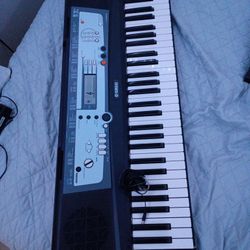 Yamaha 61 Key Electric Keyboard
