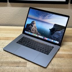 2018 15” MacBook Pro Touch Bar - 2.2 GHz i7 - 16GB - 256GB SSD