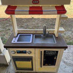 Little Tikes Play Kitchen