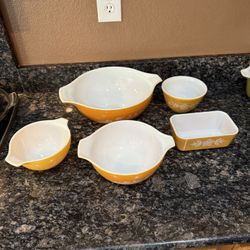 Vintage Pyrex Butterfly Gold Collection
