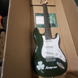 Brand New SNAP ON GUITAR