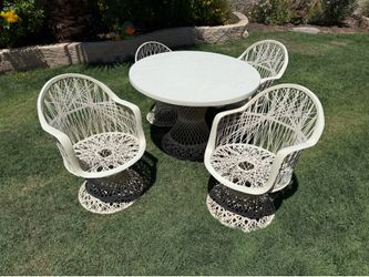 Vintage Mid Century Spun Fiberglass Outdoor Patio Set