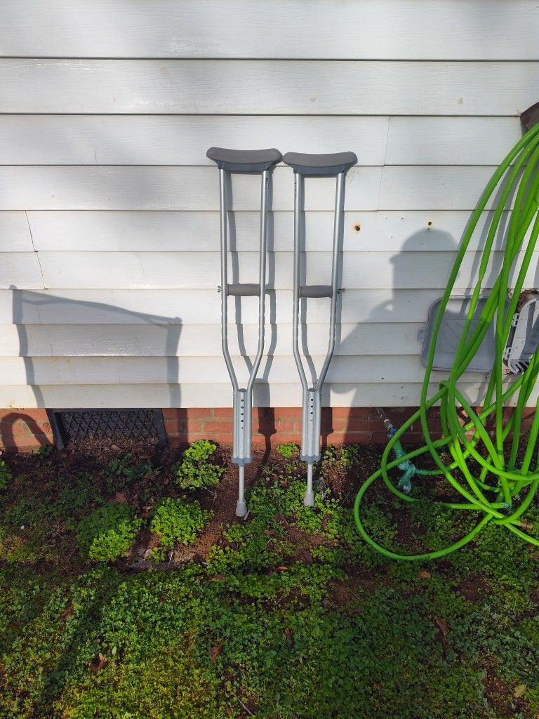 Guardian Crutches